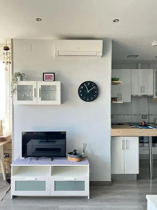 Espectacular Apartamento Junto Al Mar, Con Piscina En Malaga Spain