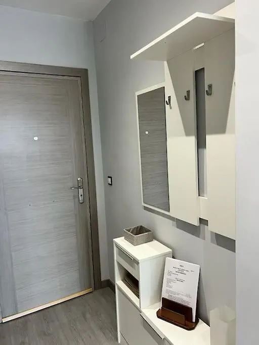 Espectacular Apartamento Junto Al Mar, Con Piscina En Malaga