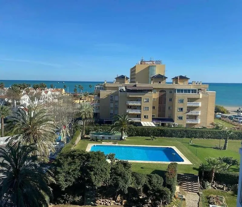 Espectacular Apartamento Junto Al Mar, Con Piscina En Malaga