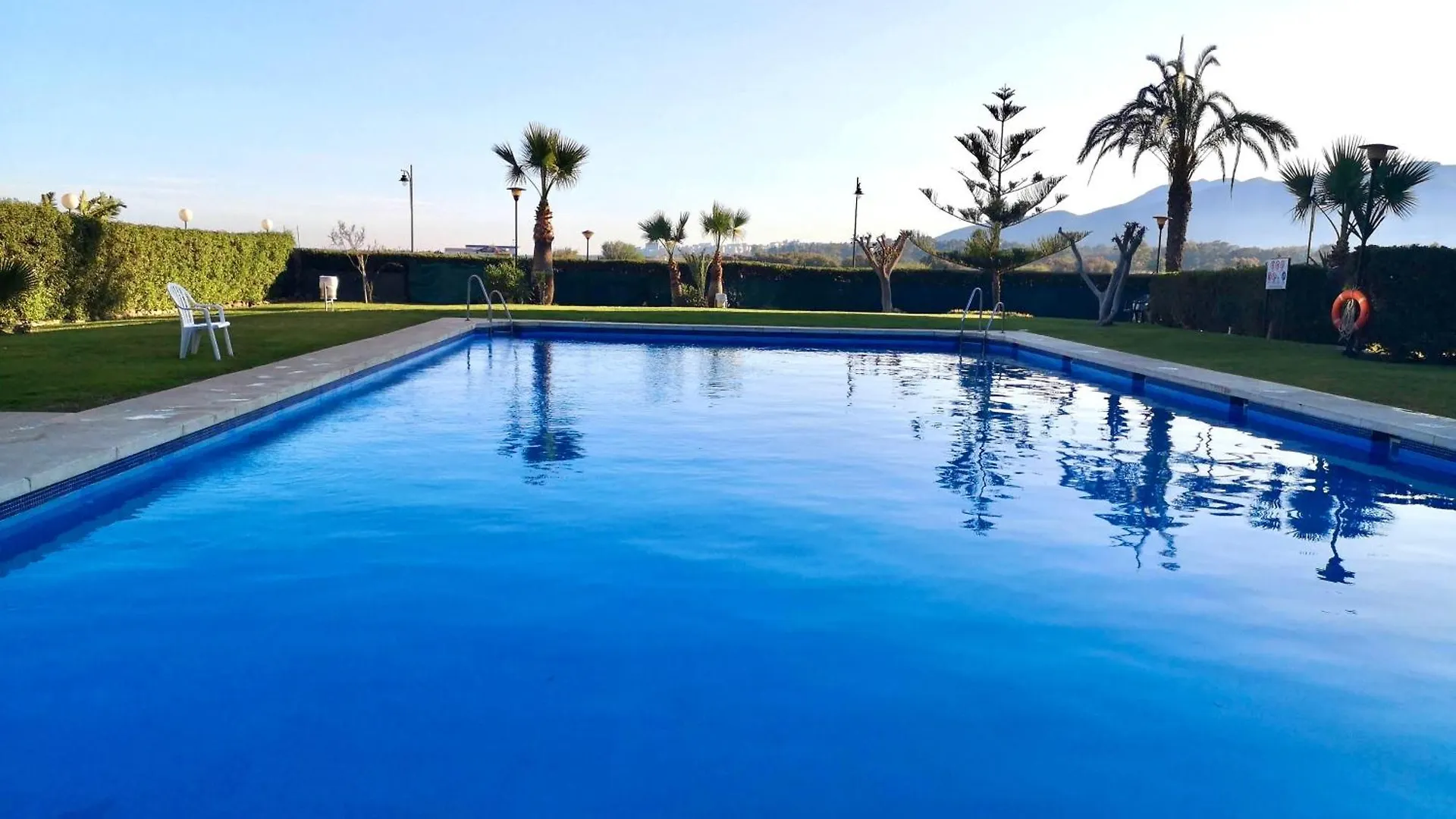 Espectacular Apartamento Junto Al Mar, Con Piscina En 马拉加 西班牙